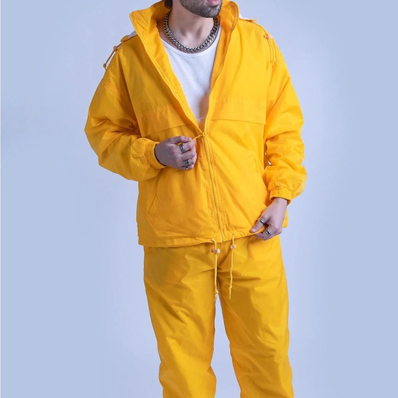 Vossports Wear Other - VOSSPORTSWEAR Unisex Full Zipper Taffeta Nylon Tracksuit Set - YELLOW Size 3XL.